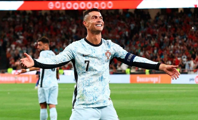 Kết quả Nations League hôm nay: Ronaldo cán mốc 900 bàn; nhà vô địch EURO chia điểm - Ảnh 1.